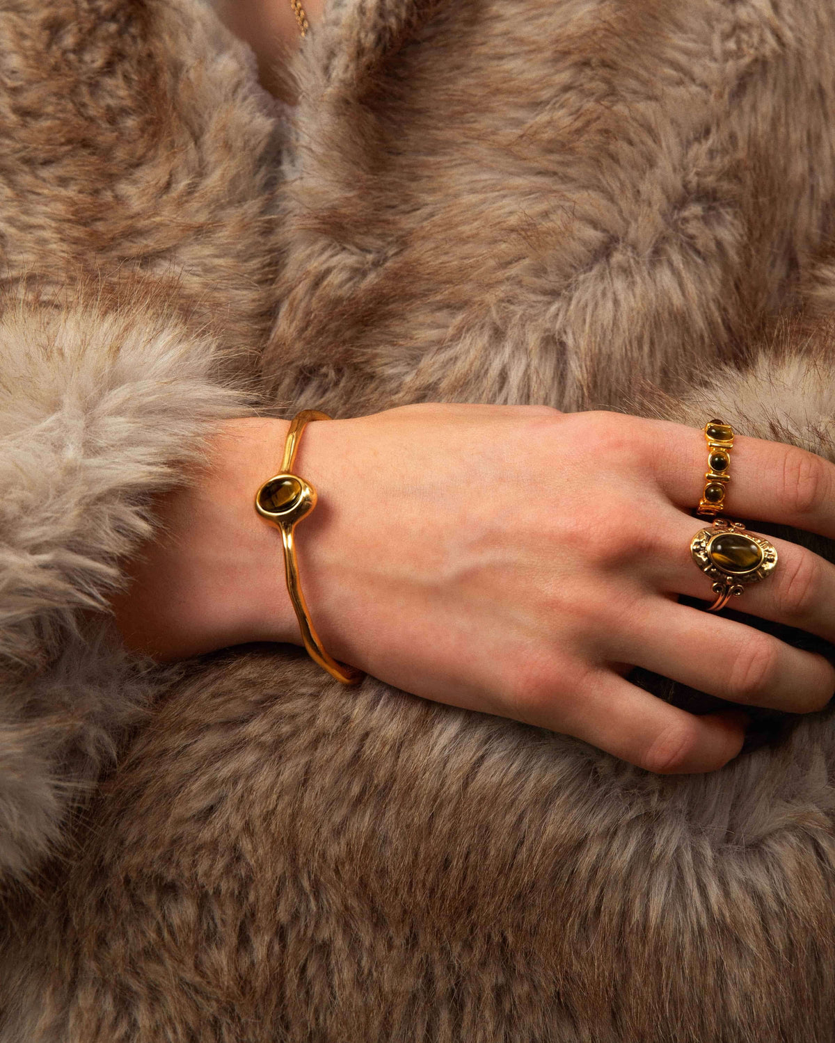 Tiger's Eye Aurora Bangle