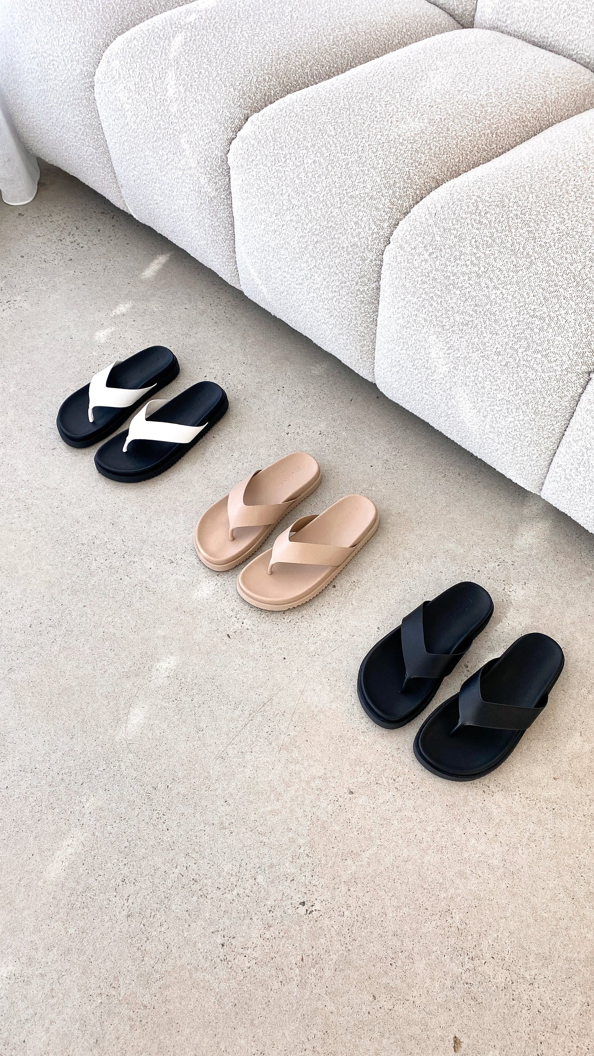 Aila Thong - Black