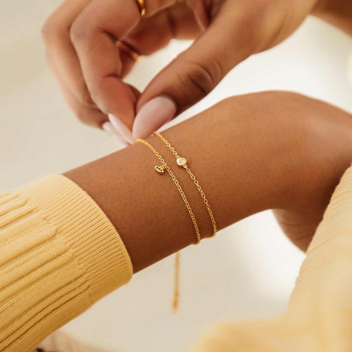 Fine Single Charm Bracelet (Gold)
