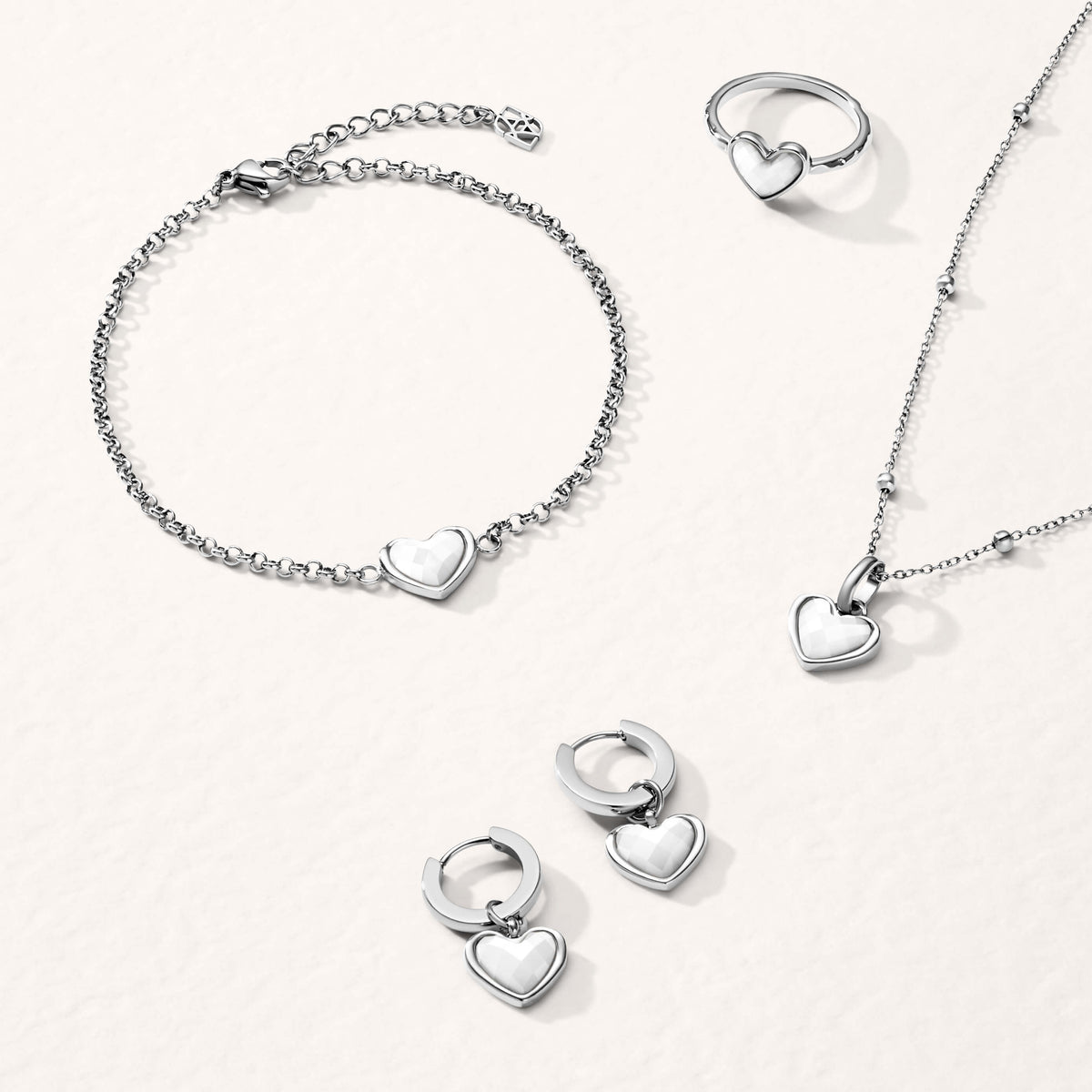 Mother of Pearl Heart Ring (Silver)