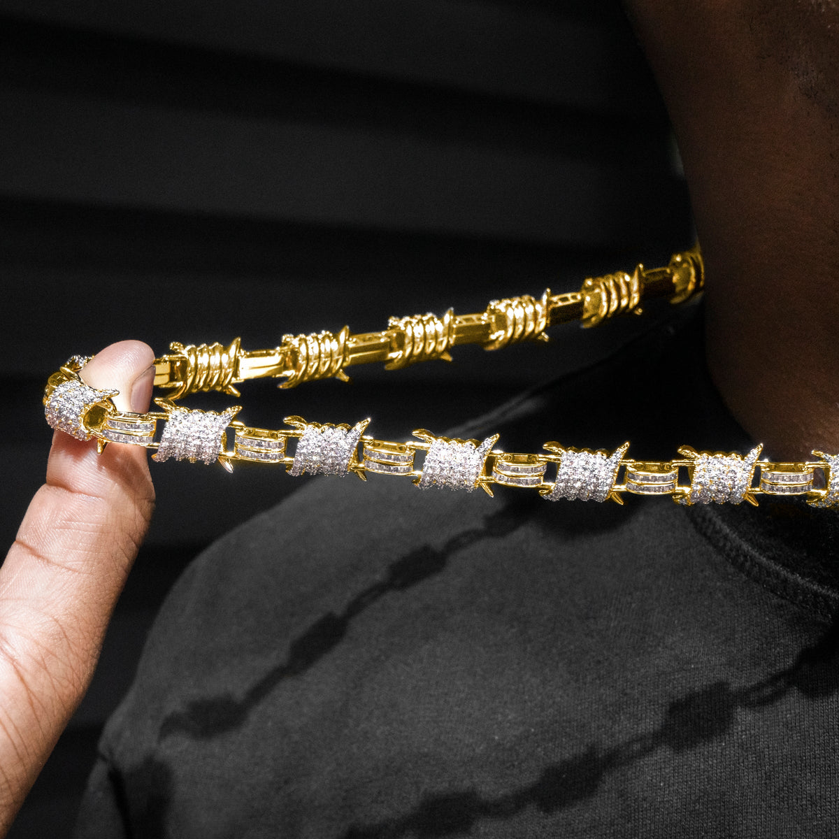 Gold Jewelry -  Mens 14K Gold Iced Out VVS Barbed Wire Link Chain