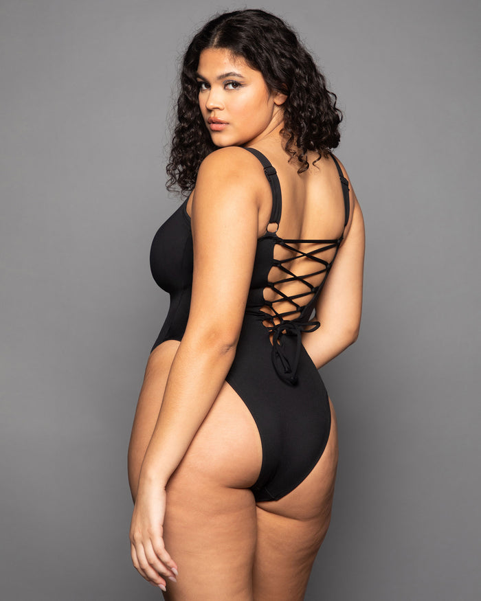 Model is wearing Hi Cut Squarey One Piece Sculpting Tummy Control Shapewear Swimsuit - Black back view